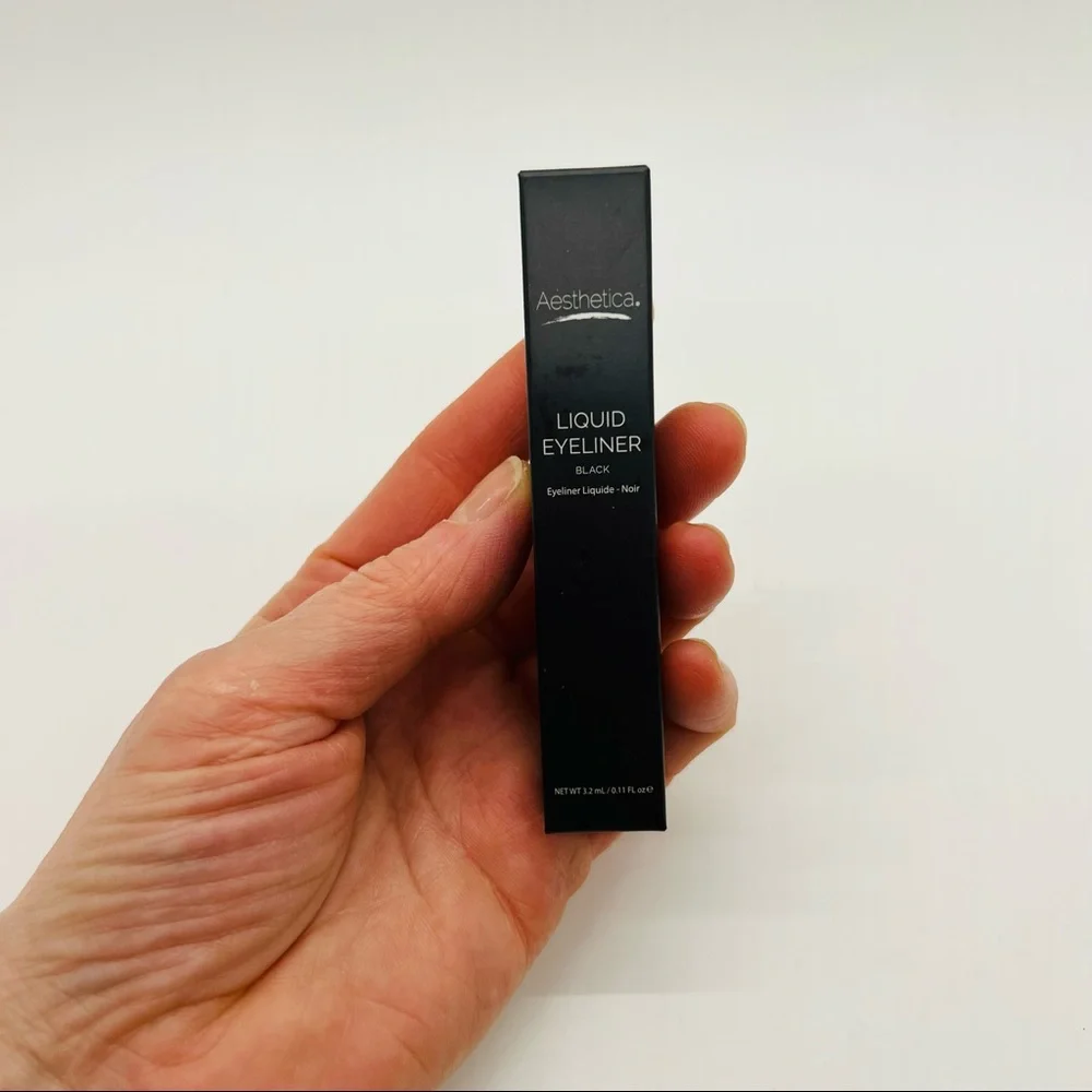 NWT Aesthetica Liquid Eyeliner 0.11 oz